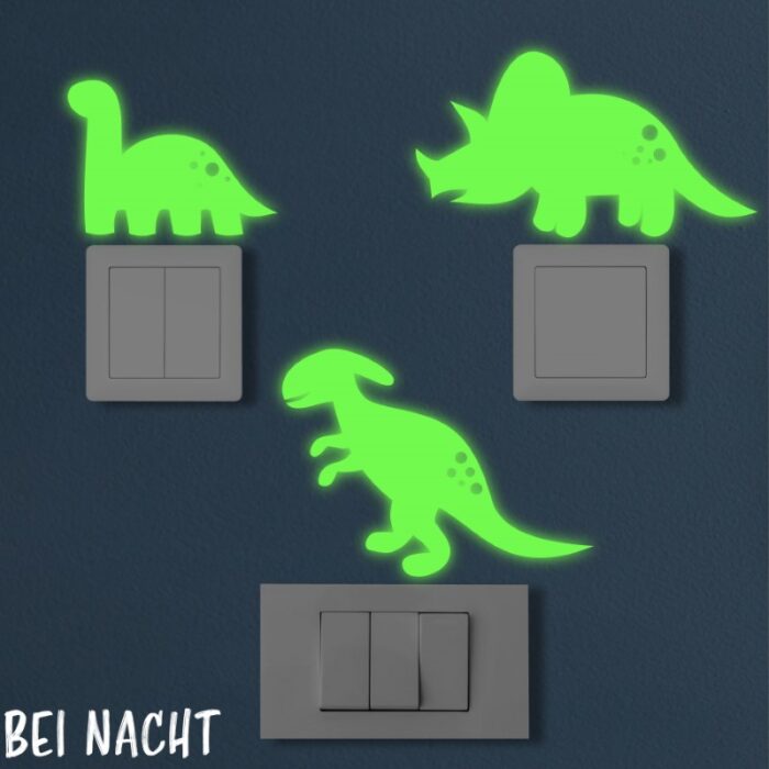 Nachleuchtende Lichtschalter Aufkleber aus phosphoreszierender Folie mit Dino Motiv - perfekt als Deko im Kinderzimmer.